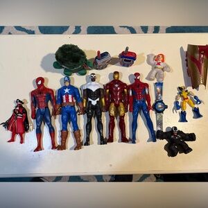 Marvel Red and Blue Action Figures Playset